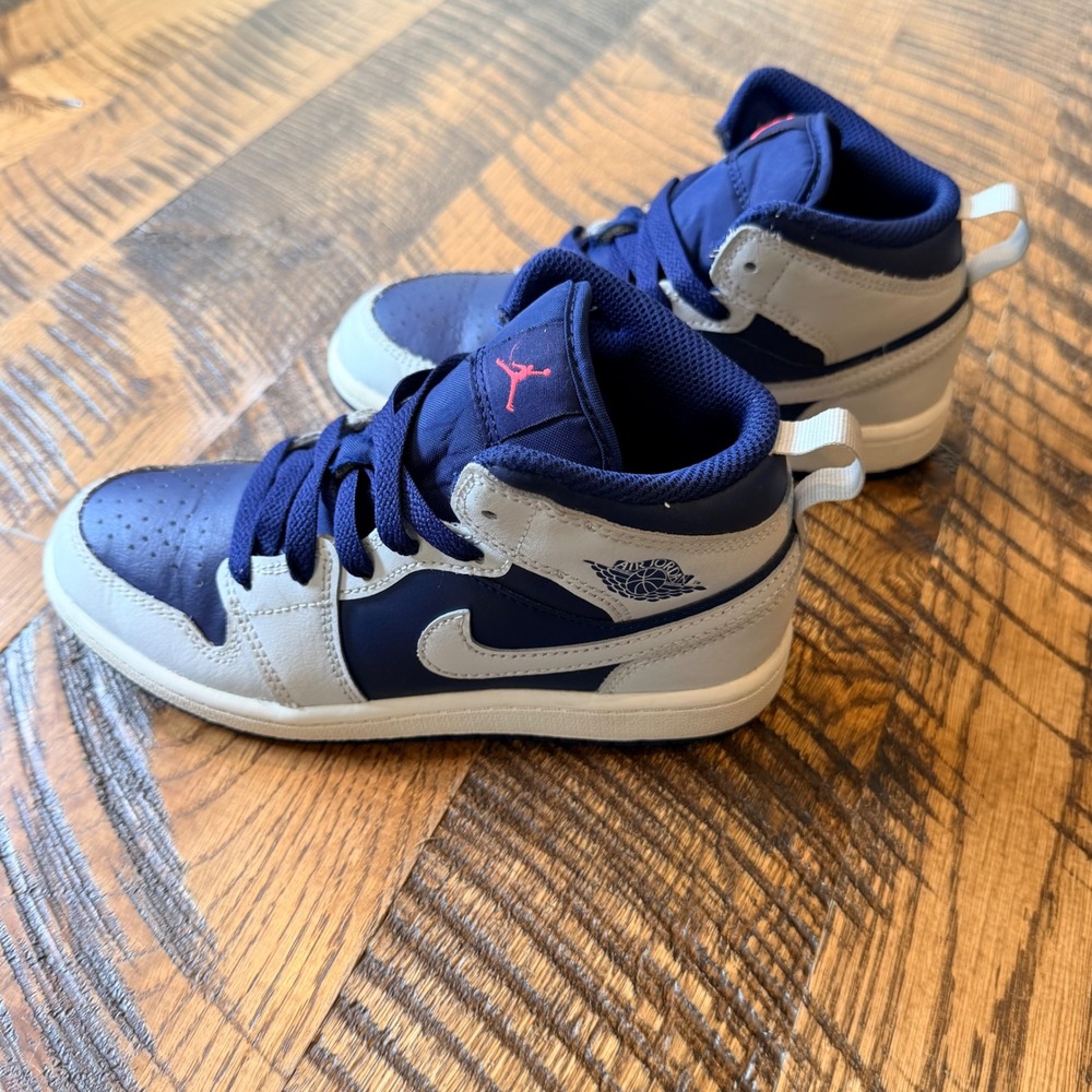 Nike Air Jordan 1 Mid Kids Sneakers Navy Grey Blue Size 1Y Streetwear Shoes - Picture 6 of 9